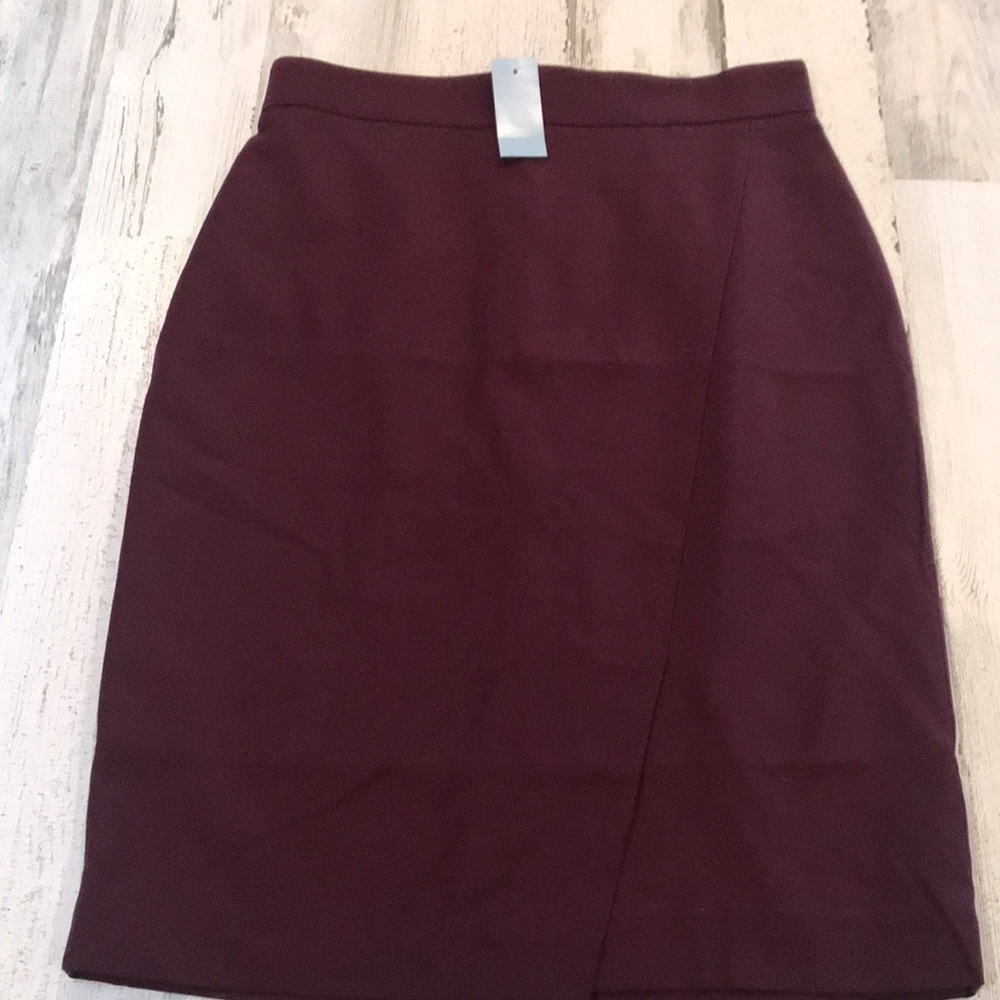 NWT Ann Taylor Petite skirt size 4P burgundy color